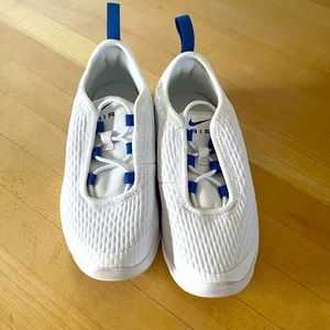 Boys Nike Shoes - Size 11C, barely worn